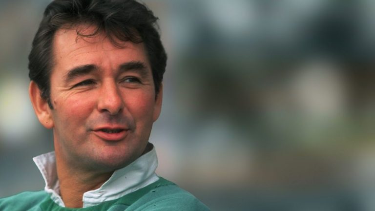Brian Clough en un estadio