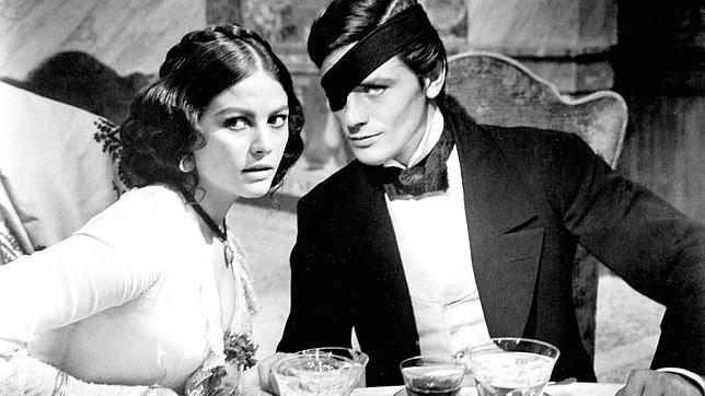 Alain Delon y Claudia Cardinale en El gatopardo, dirigida por Luchino Visconti.