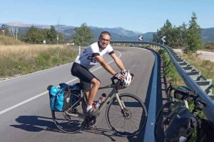 Ander Izagirre, el periodista que hizo literatura con el Tour y el Giro