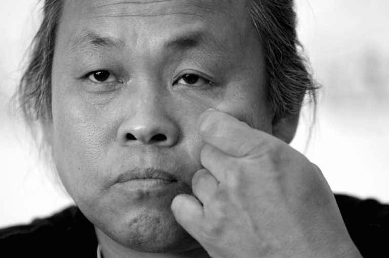 El director surcoreano Kim Ki duk, en um retrato en blanco y negro