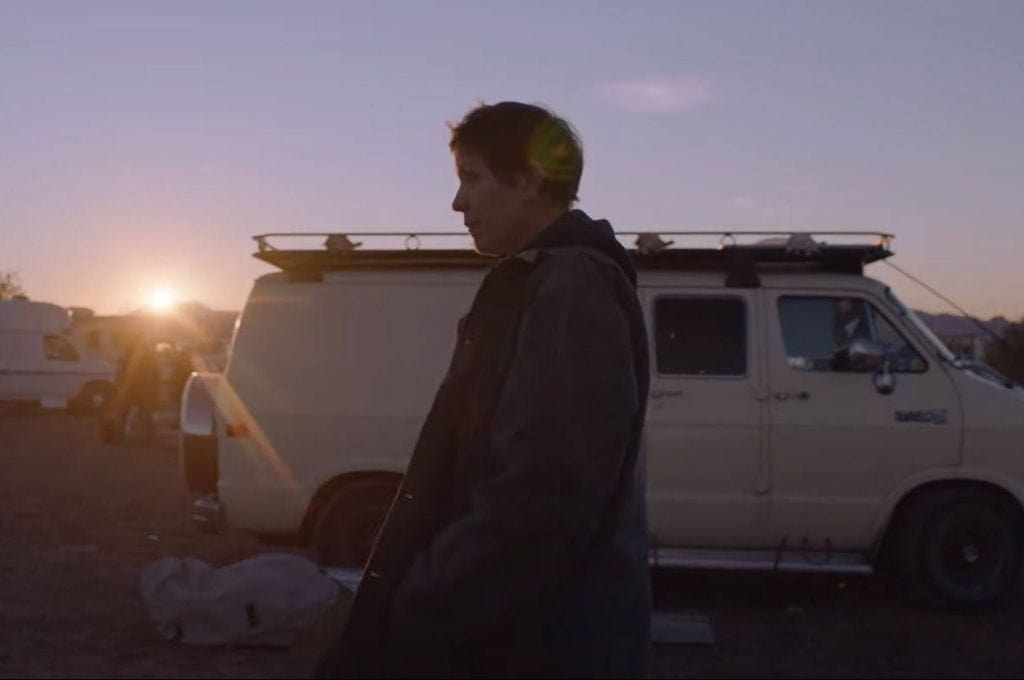 Fotograma de Nomadland con Frances McDormand