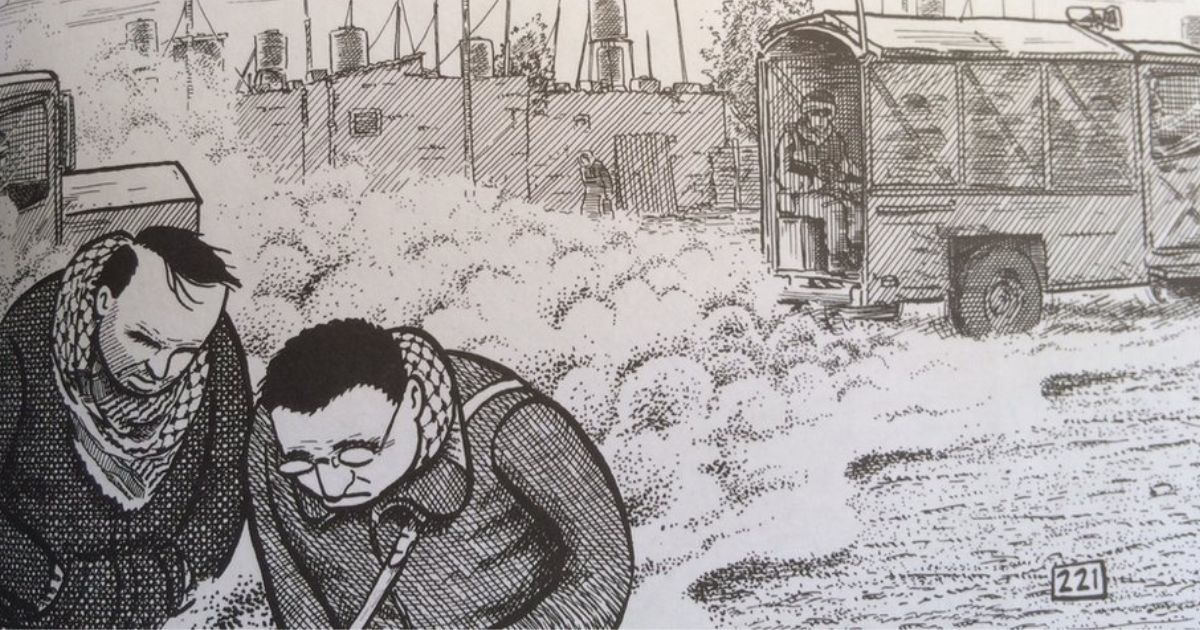 Viñeta de la novela gráfica Palestina de Joe Sacco: dos hombres caminan entre gases lacrimógenos lanzados por un vehículo militar.