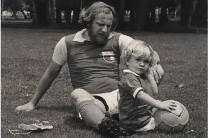 Daniel Samper Pizano hablando sobre Santa Fe