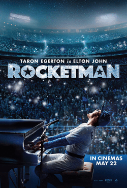 Imagen promocional de Rocketman con Elton John al piano