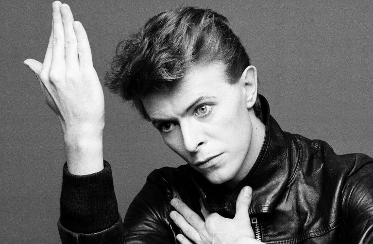 david bowie es tema en un libro de Ramiro Sanchiz