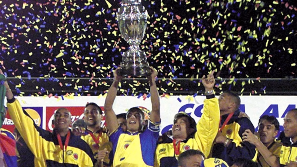 Selección Colombia celebra el título de la Copa América 2001